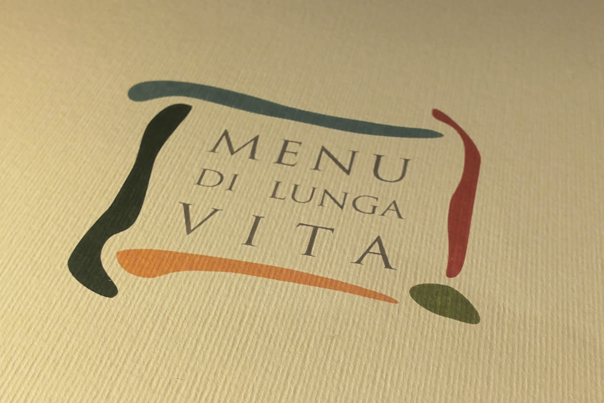Marchio Menu di Lunga Vita stampato in primo piano su carta testurizzata